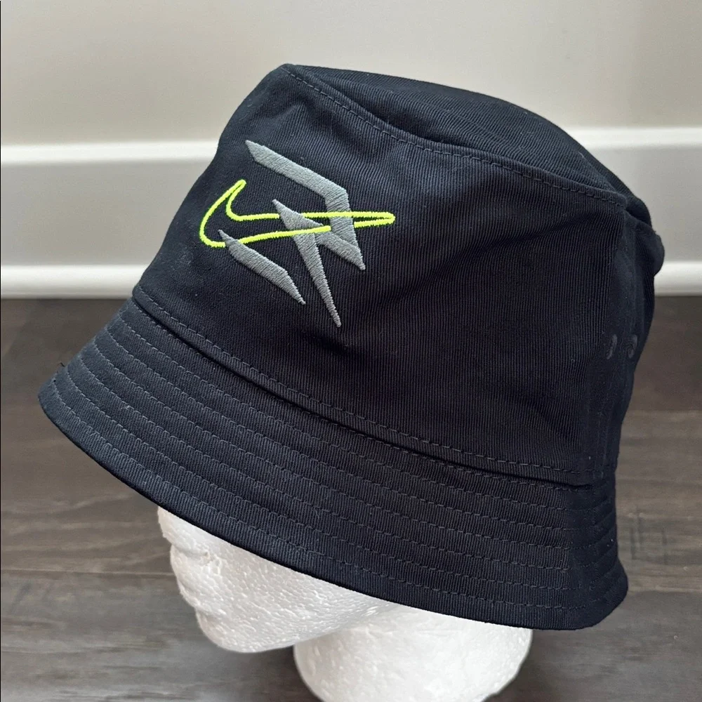 Nike Youth Bucket Hat,Sun protection,neon green Swoosh logo, 3 Brand,vent,canvas